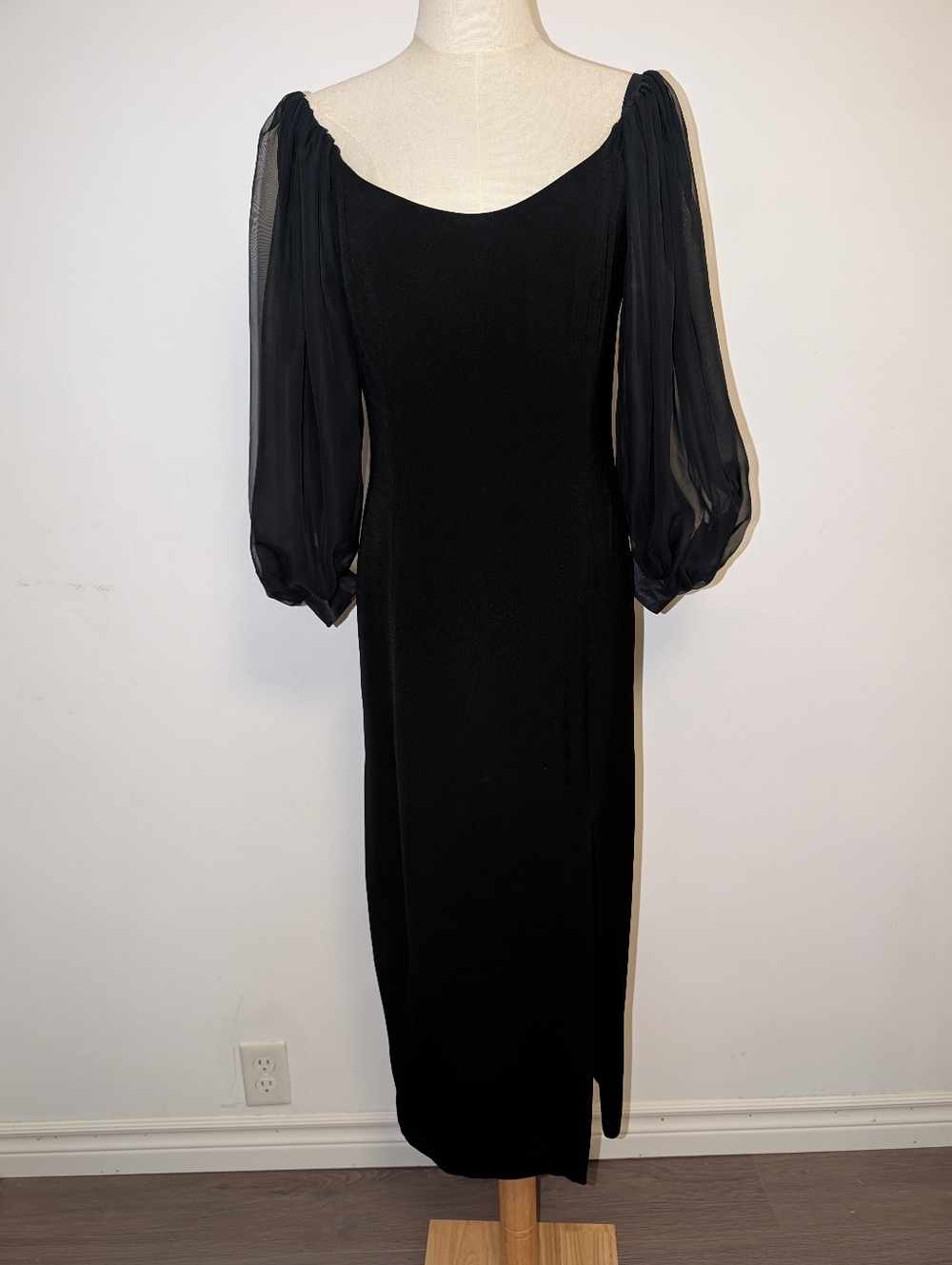 Elegant Black Long-Sleeve Puff-Sleeve Midi Dress